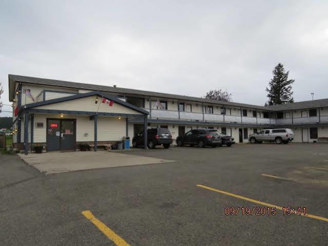 Imperial Motel 100 Mile House Exteriör bild